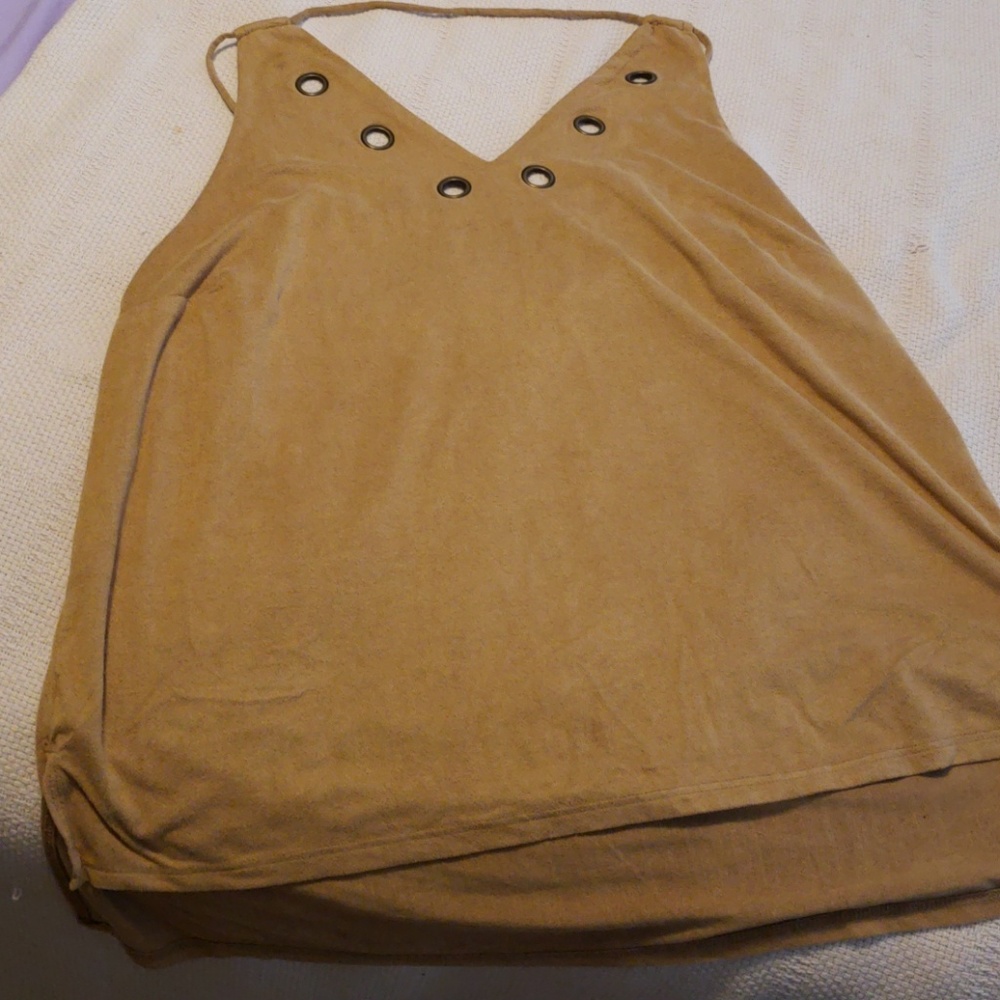 Detailed backless tank